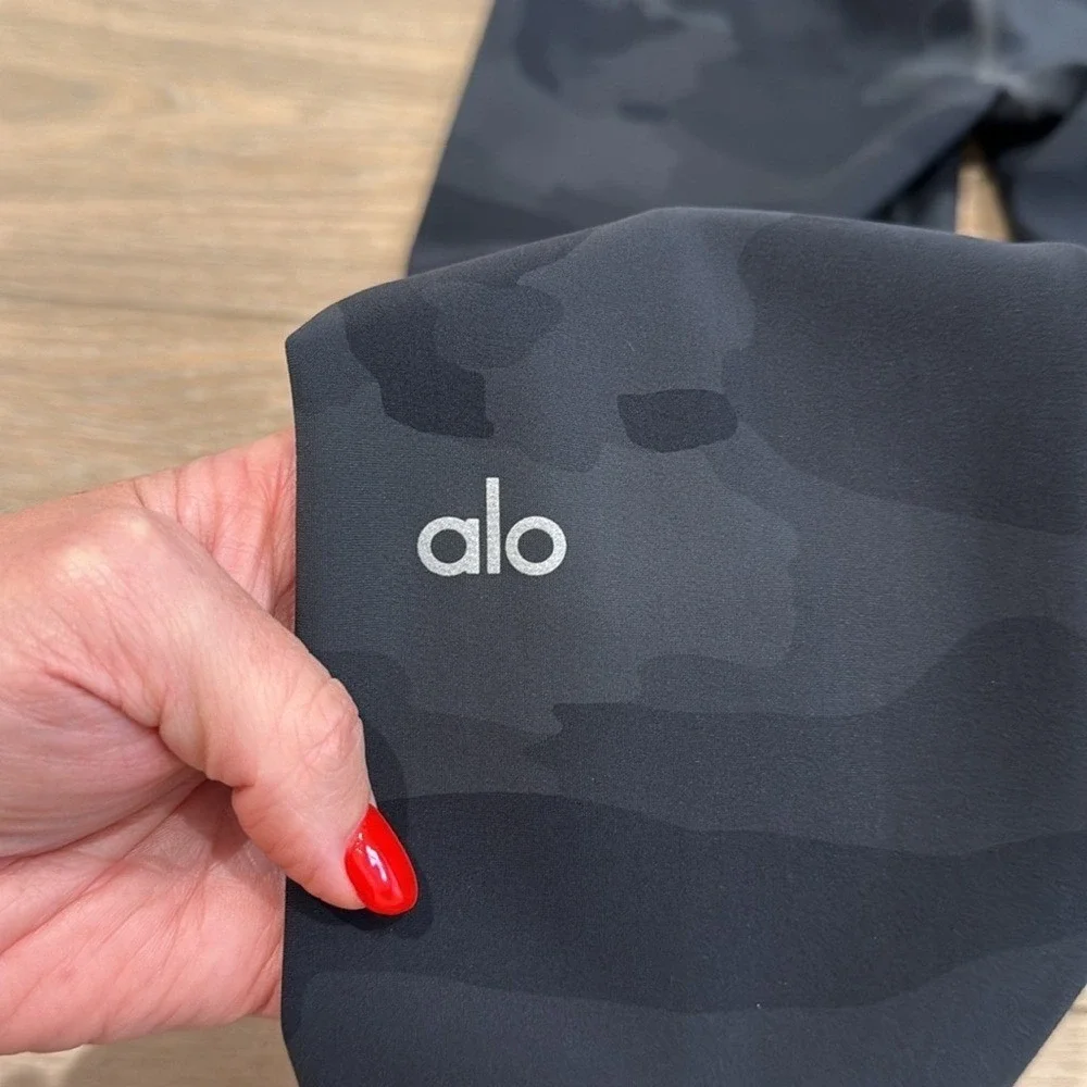 ALO YOGA Black Camouflage High-Waist Camo Vapor Legging Active Workout‎ Size XS